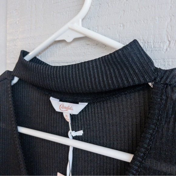 DONATING 08.01.2025 | Candie’s Gigi Mock-Neck Rib-Knit Tank Top - Picture 4 of 7